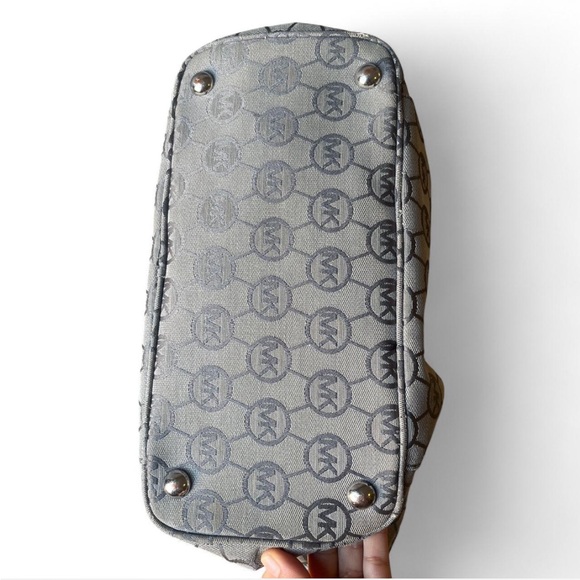 Michael Kors Monogram Gray Tote - Picture 5 of 7